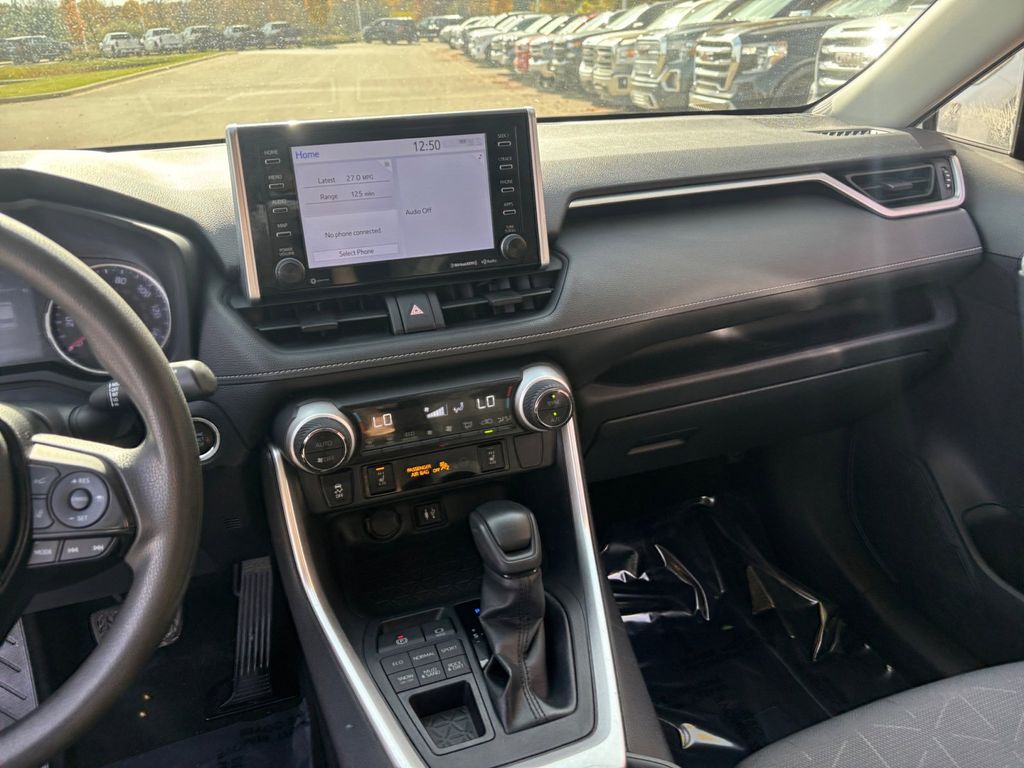 2019 Toyota RAV4 XLE 22