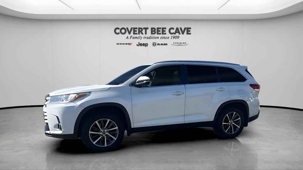 Used Car 2019 Toyota Highlander  Xle For Sale Under $25,000 In Austin, Texas