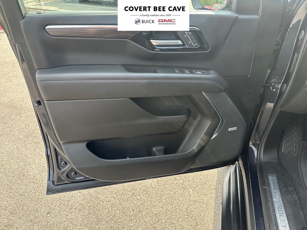 Used Car 2025 Chevrolet Suburban  Premier For Sale Under $70,000 In Austin, Texas