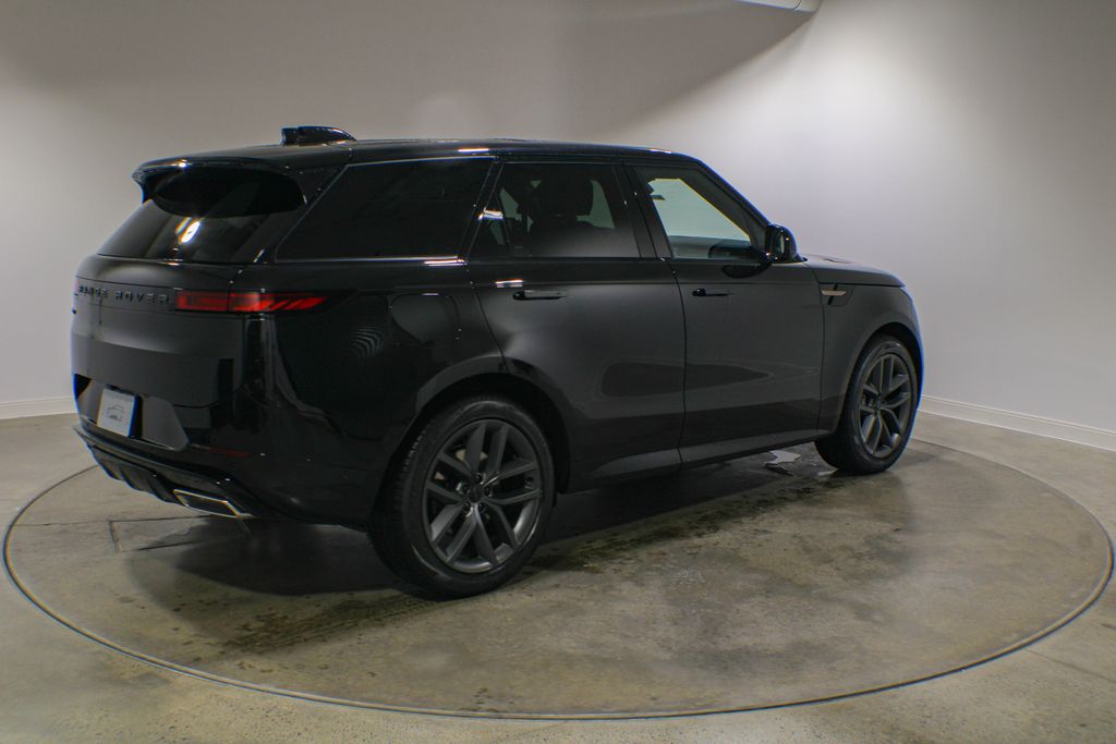 New 2026 Black Land Rover Dynamic SE image 6