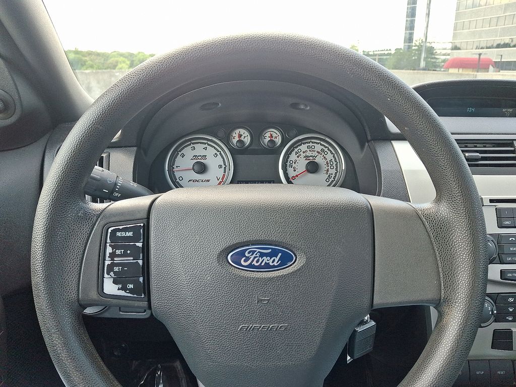 Thumbnail: 2011 Ford Focus - 18