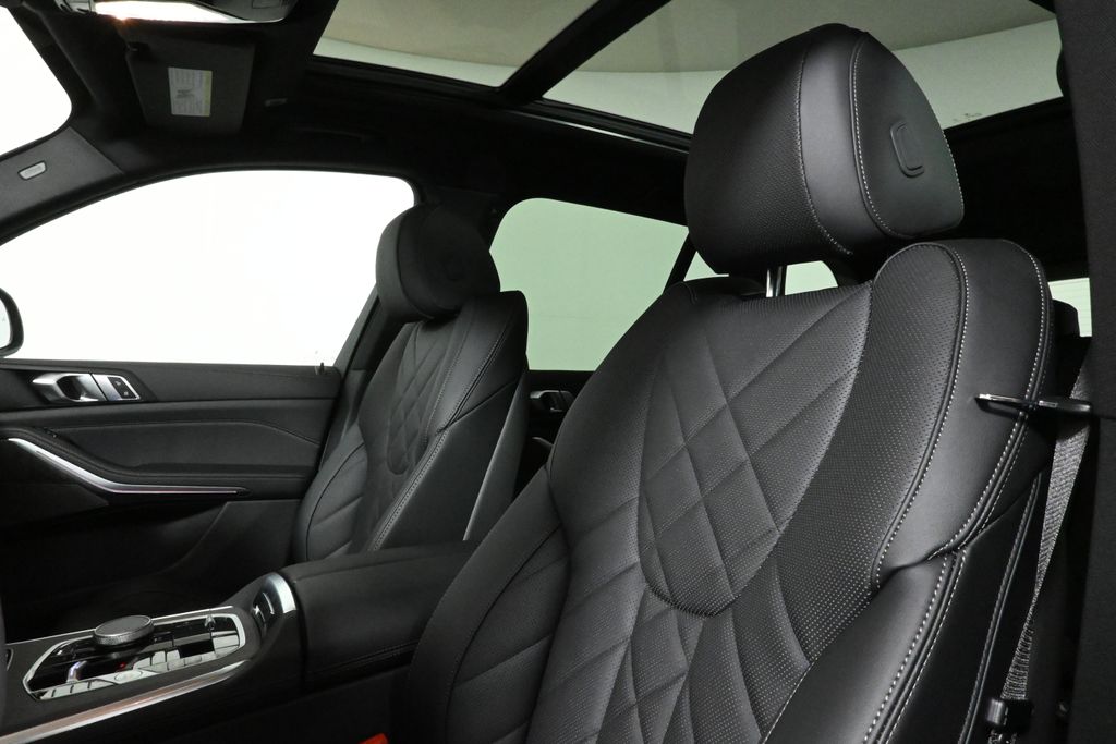 Thumbnail: 2026 BMW X5 - 17