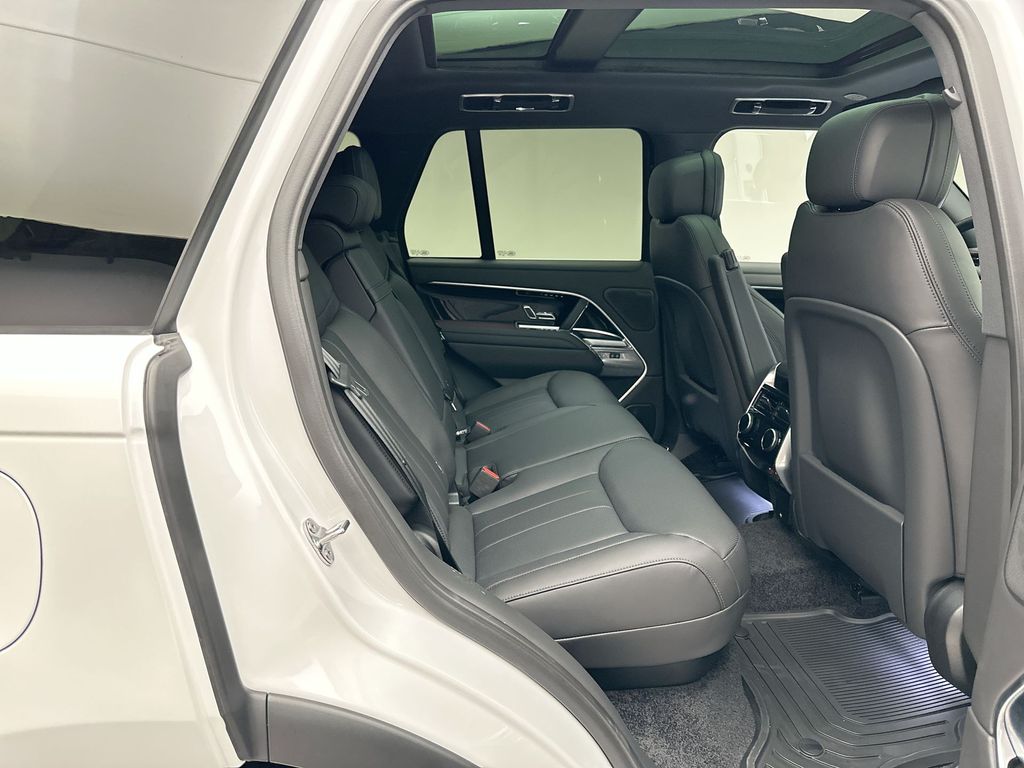 Thumbnail: 2025 Land Rover Range Rover - 6