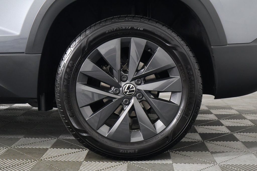 2022 Volkswagen Taos S 16