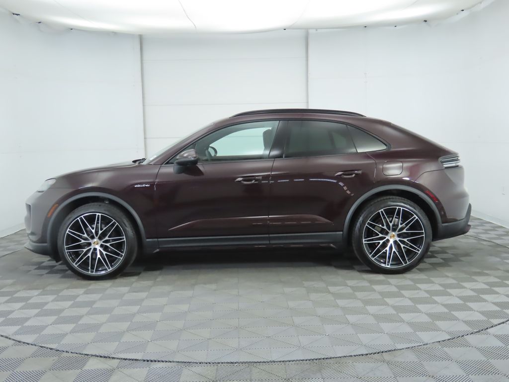 Thumbnail: 2025 Porsche Macan - 2