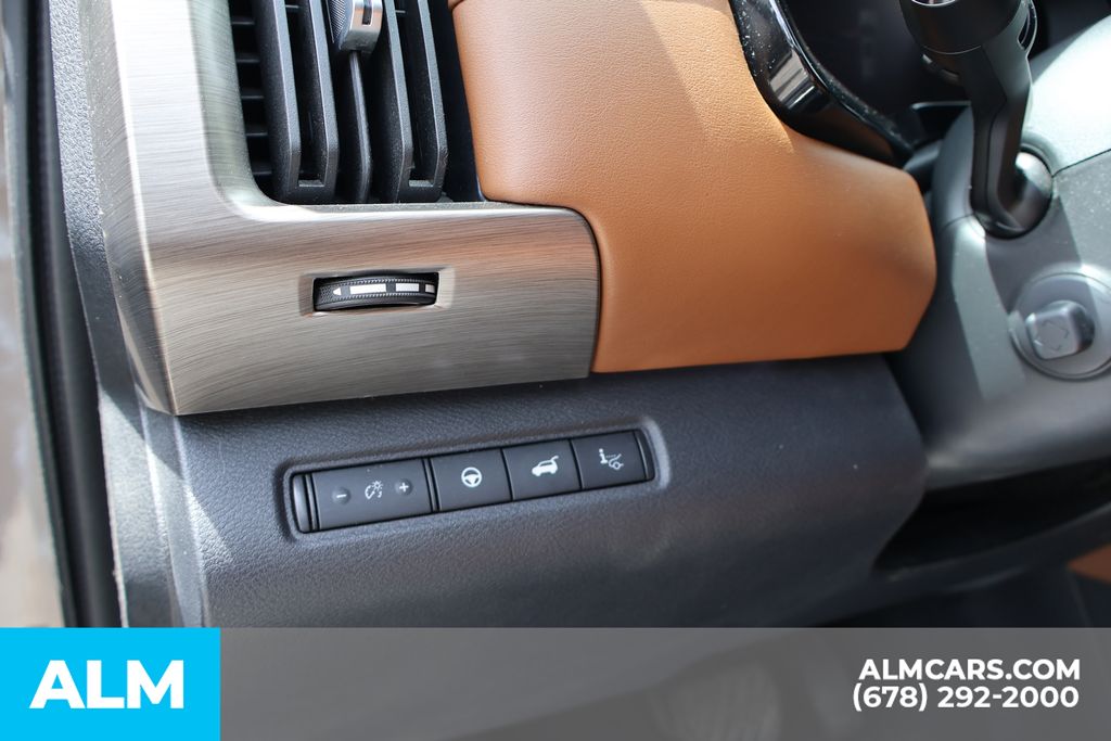 Used 2023 Beige Nissan Platinum image 15