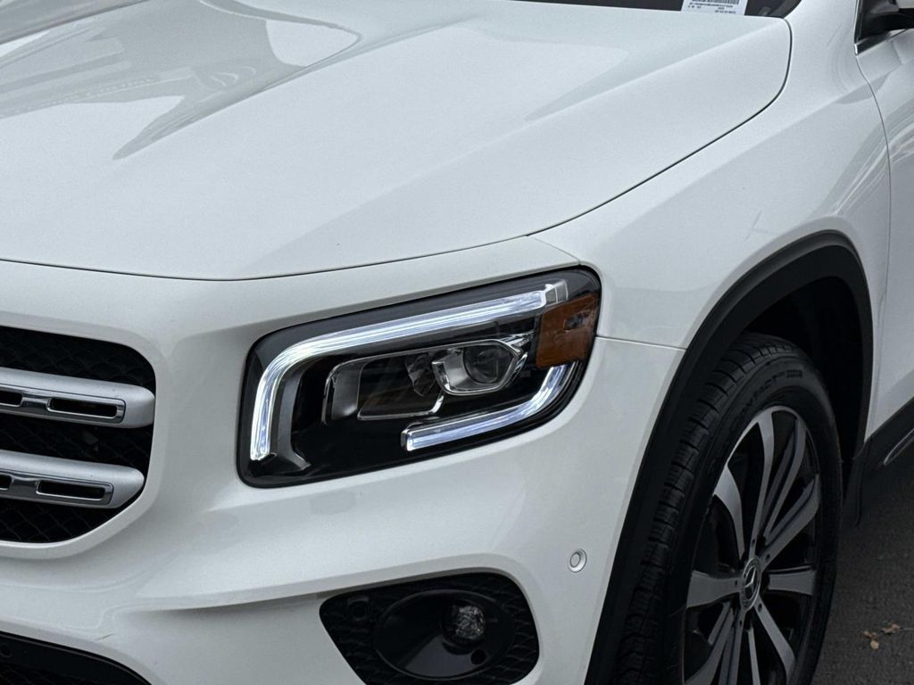 Thumbnail: 2022 Mercedes-Benz GLB - 2