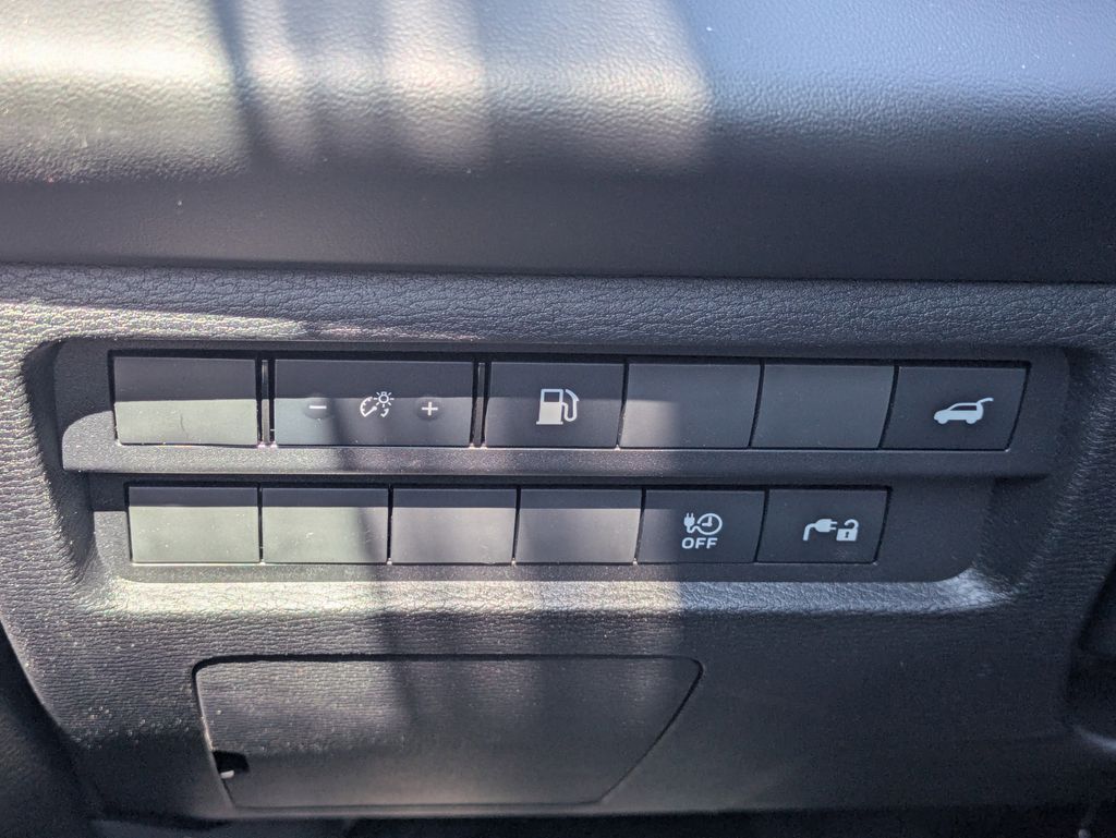 2025 Mitsubishi Outlander Plug-in Hybrid SE - Photo 25
