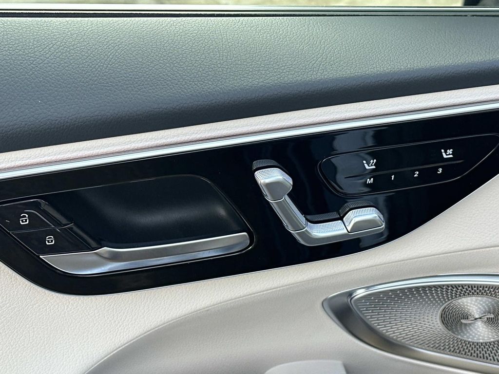 Thumbnail: 2025 Mercedes-Benz C-Class - 24