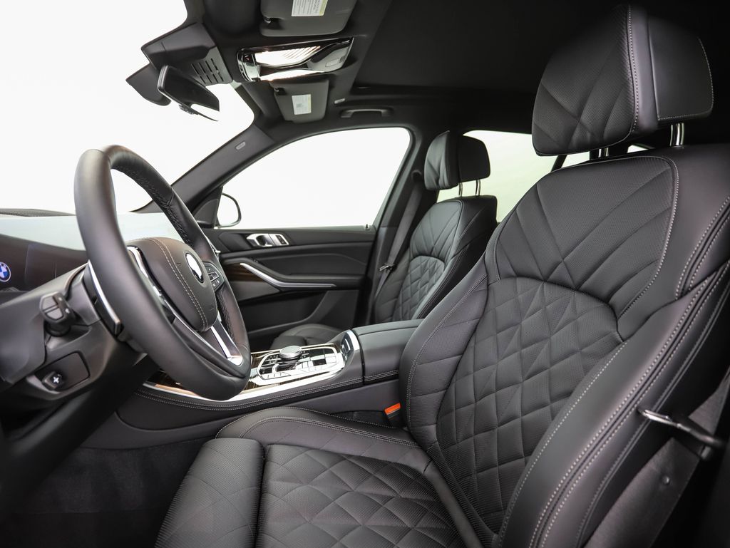 Thumbnail: 2026 BMW X5 - 11