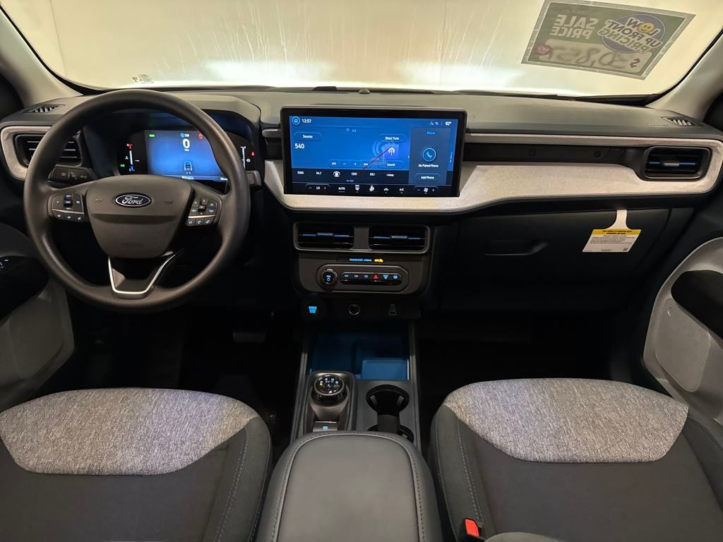 2025 Ford Maverick XLT photo 4