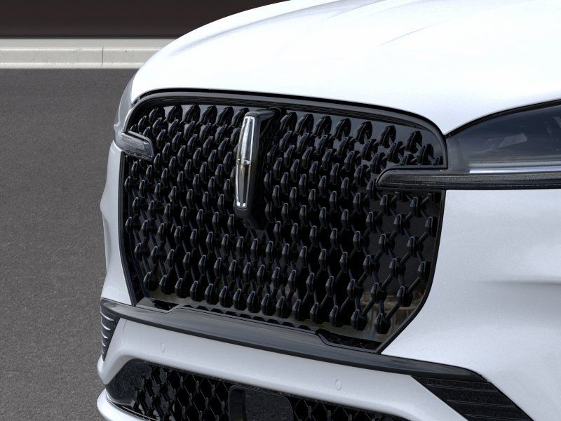 Thumbnail: 2026 Lincoln Aviator - 17