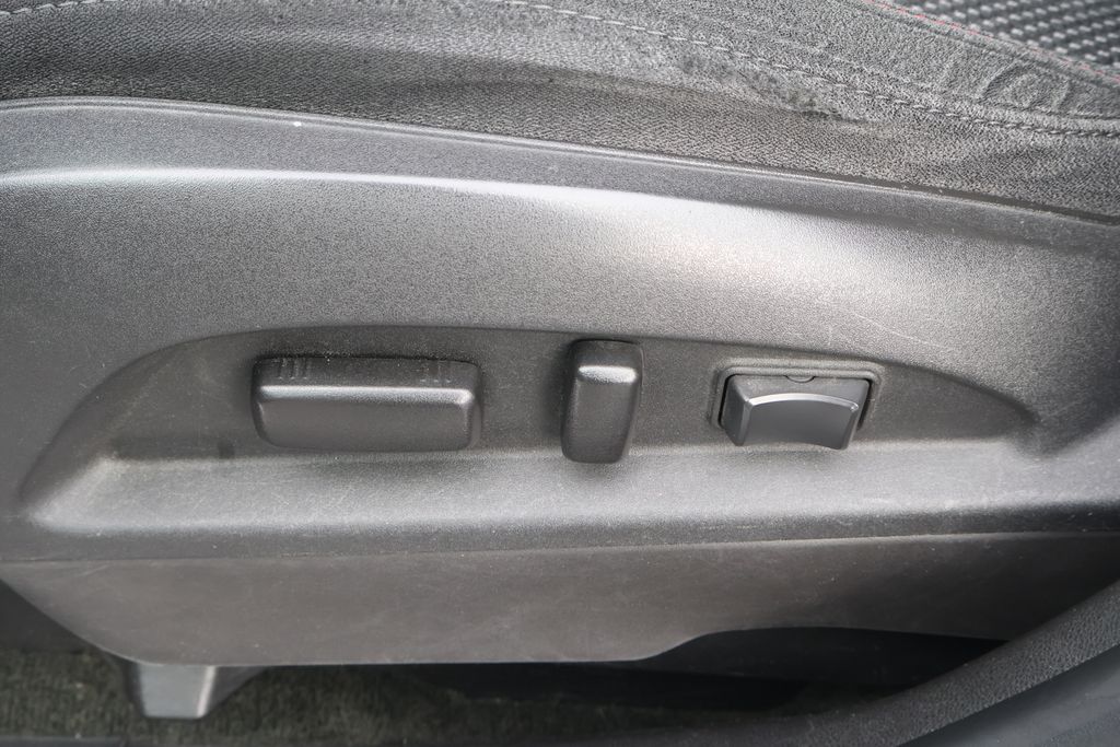 Thumbnail: 2012 Chevrolet Equinox - 11