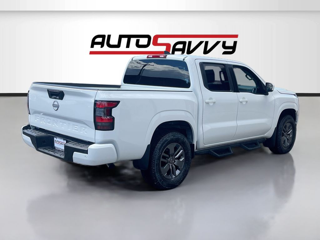 Used 2025 White Nissan SV image 7