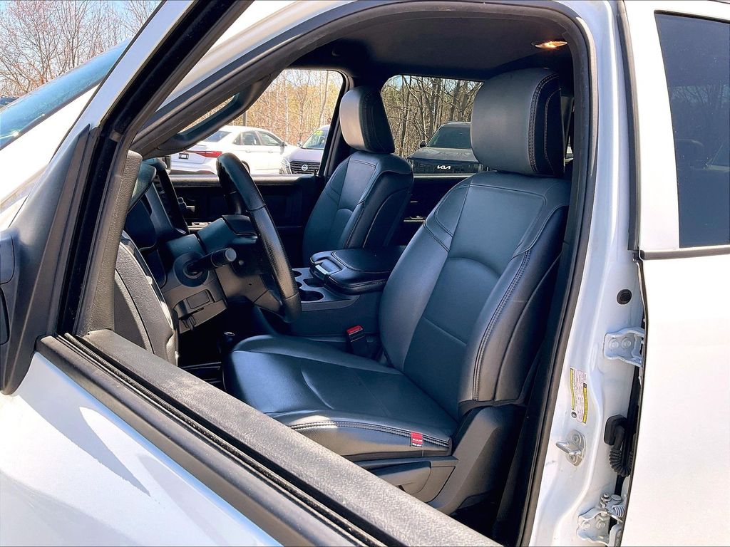 2023 Ram 3500 — photo 9