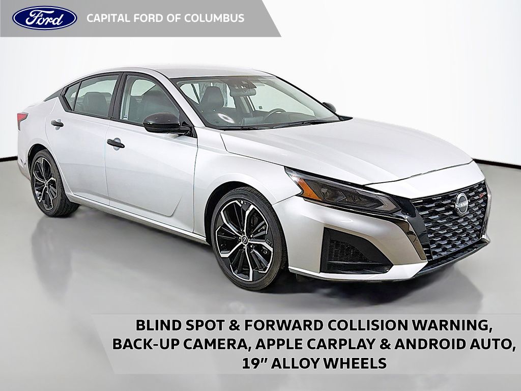 Brilliant Silver Metallic 2023 Nissan Altima Sedan Front-Wheel Drive Continuously Variable Transmission