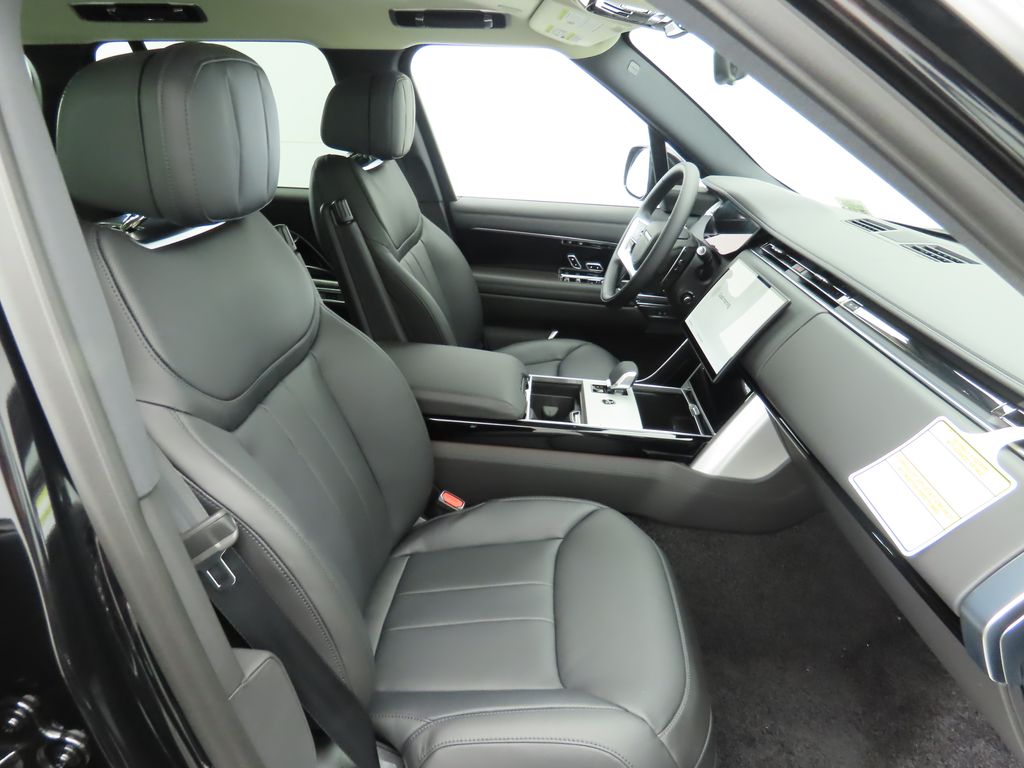 Thumbnail: 2025 Land Rover Range Rover - 21