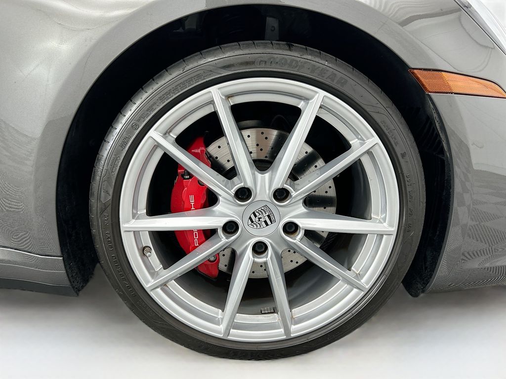 Thumbnail: 2020 Porsche 911 - 29