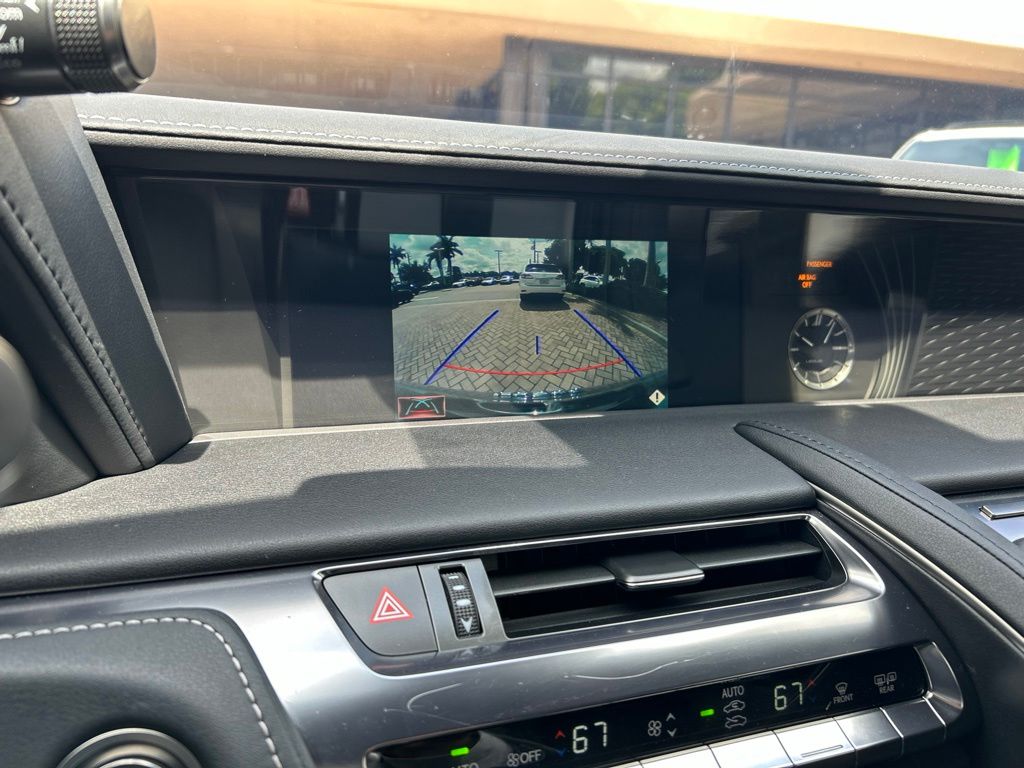 Used 2018 Silver Lexus 500 image 17