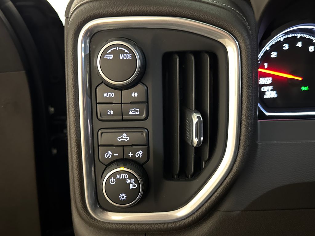 2021 Shadow Gray Metallic Chevrolet Silverado 1500 LT 4X4 Truck