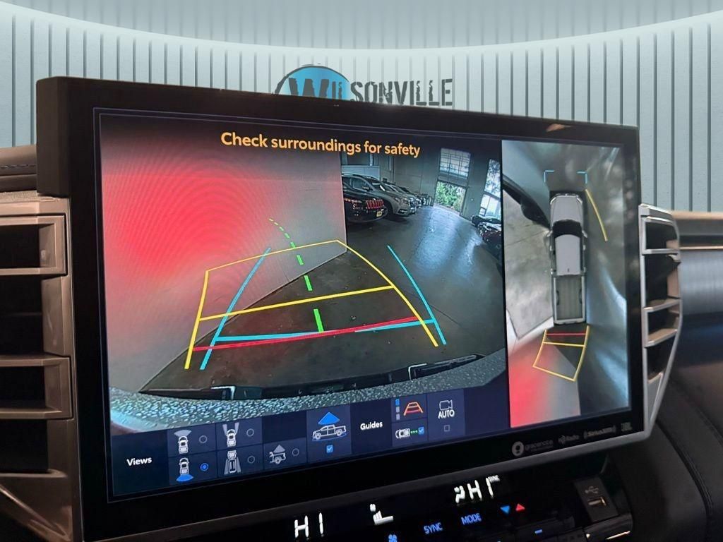 View vehicle photo 3