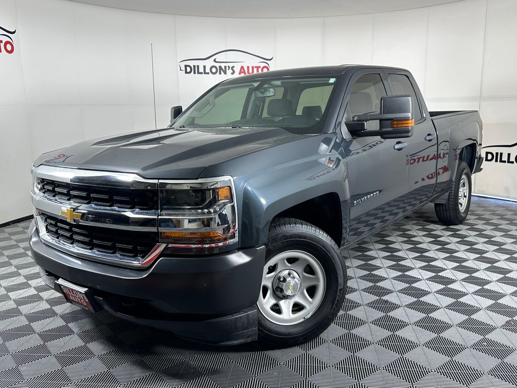 Gray (Graphite Metallic) 2017 Chevrolet Silverado 1500 Pickup Truck Four-Wheel Drive 6-Speed Automatic Overdrive