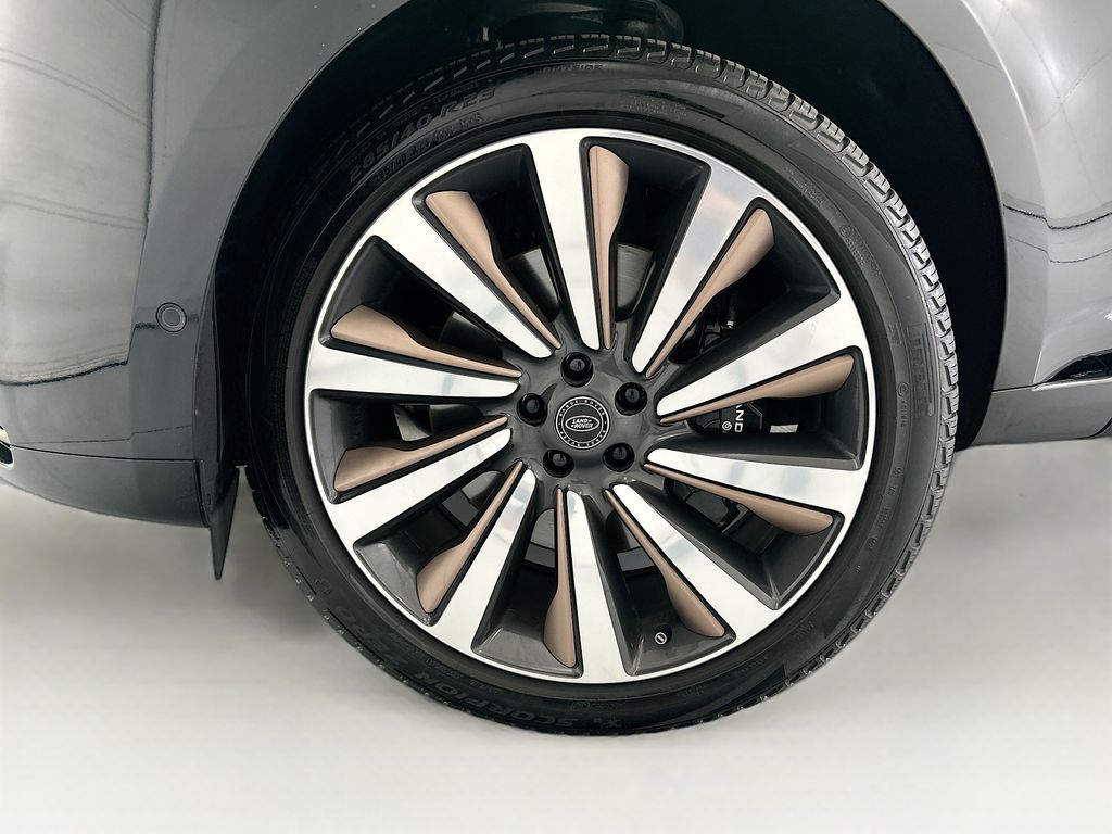 Thumbnail: 2023 Land Rover Range Rover - 29