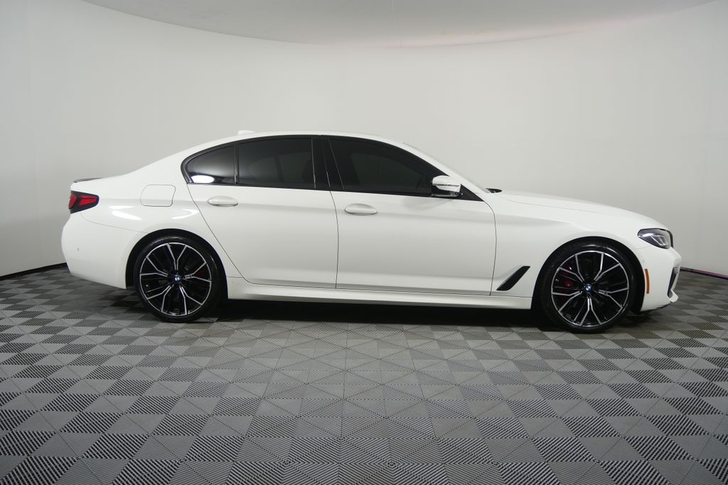 Thumbnail: 2023 BMW 5 Series - 2