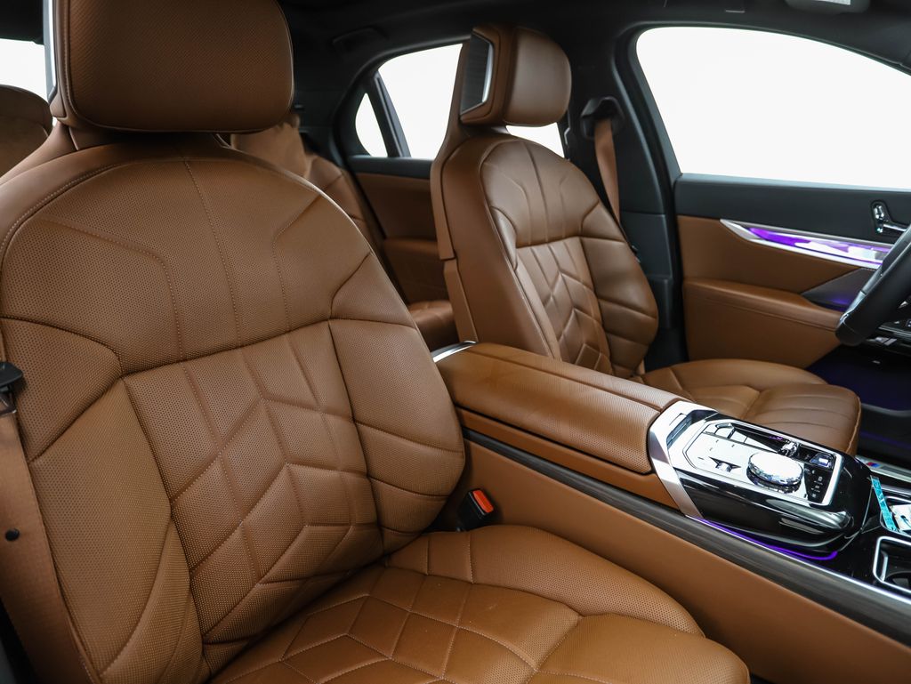 Thumbnail: 2024 BMW 7 Series - 30