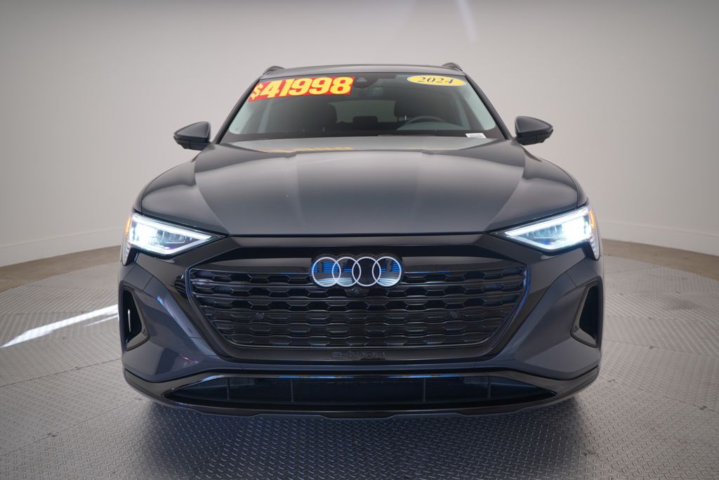 Thumbnail: 2024 Audi Q8 e-tron - 4