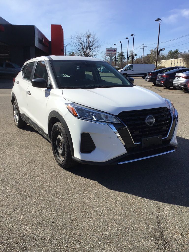 White (Fresh Powder) 2023 Nissan Kicks S FWD SUV / Crossover Front-Wheel Drive Continuously Variable Transmission