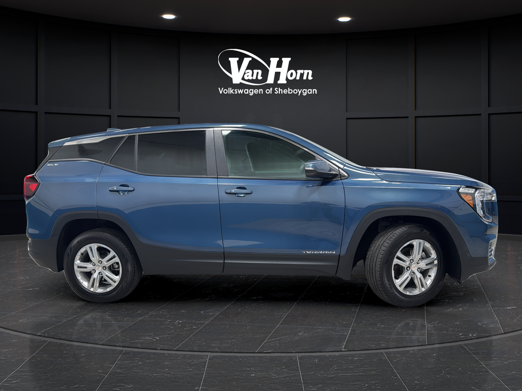 Used 2024 Downpour Metallic GMC SLE image 8