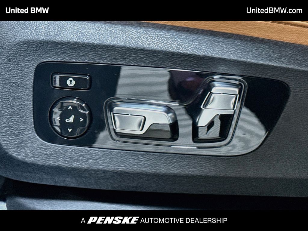 Thumbnail: 2027 BMW X7 - 11