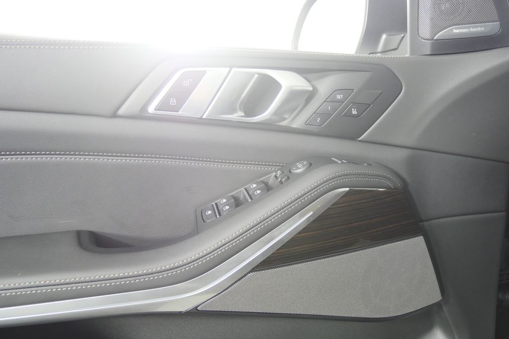 Thumbnail: 2026 BMW X5 - 8