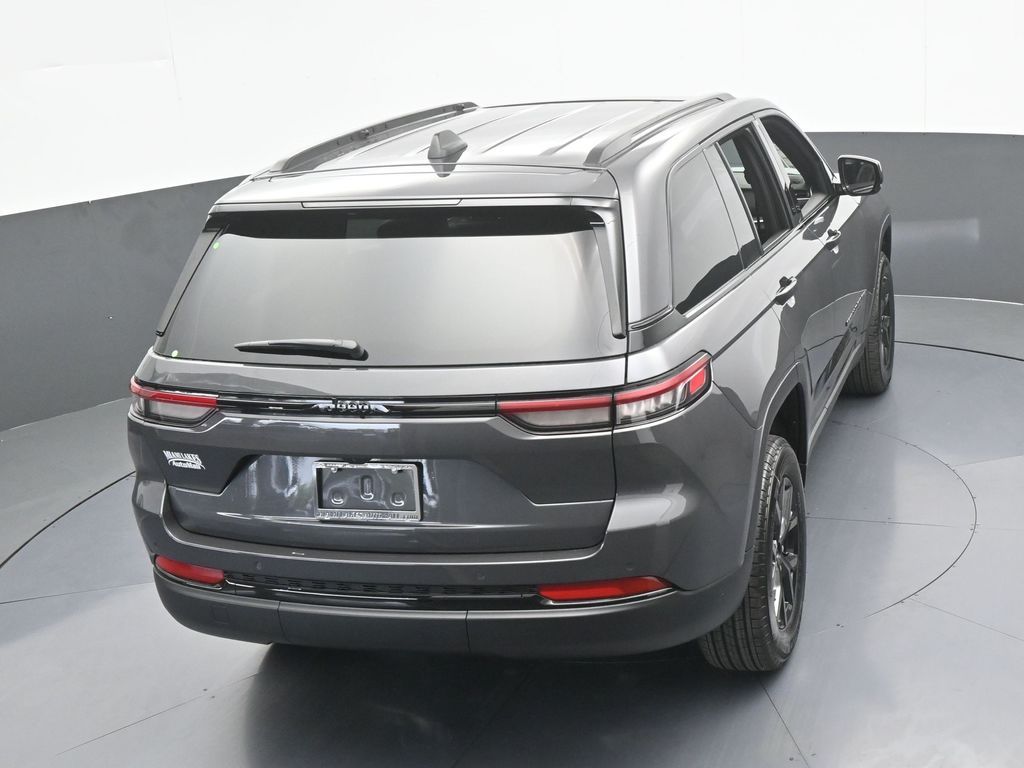 New 2025 Baltic Gray Metallic Clearcoat Jeep Altitude X image 44