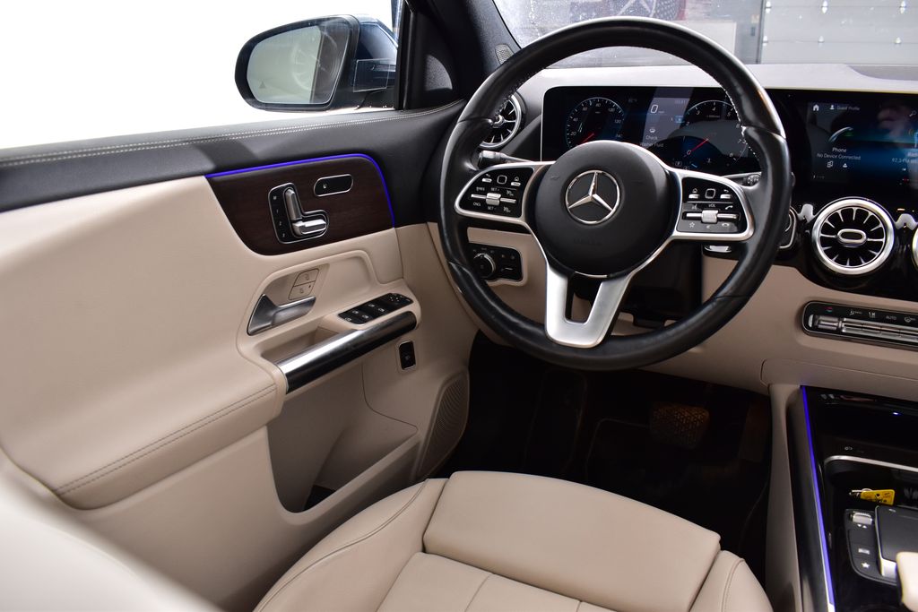 2021 Mercedes-Benz GLA 250 4MATIC 24