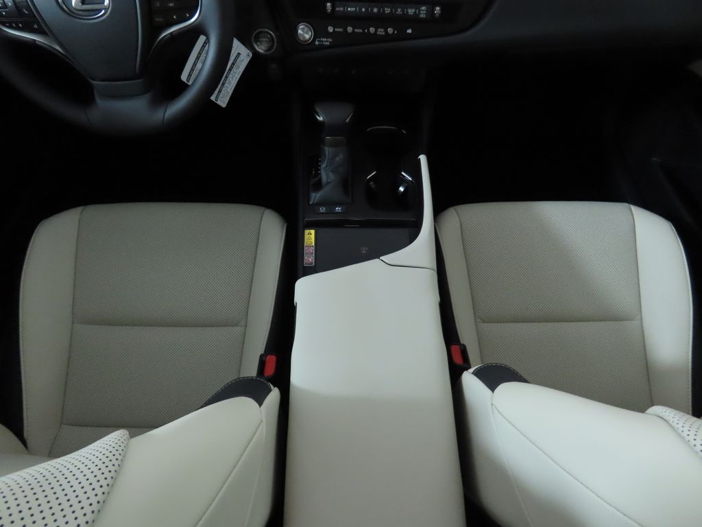 Thumbnail: 2025 Lexus ES - 16