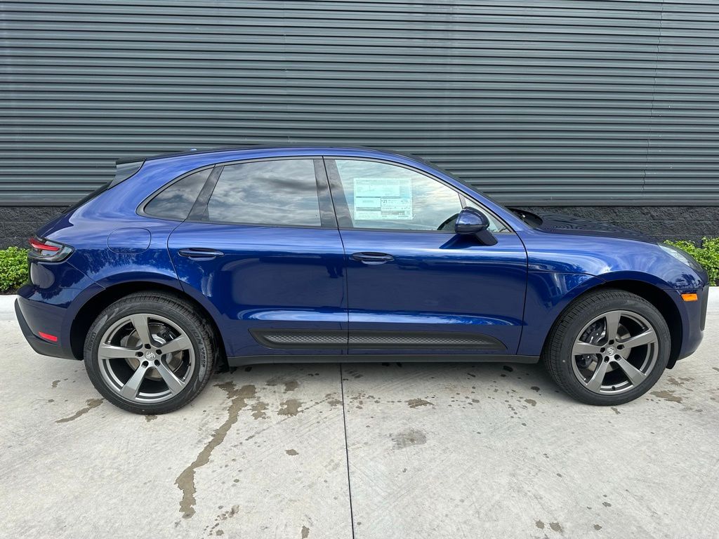 2025 Porsche Macan  8