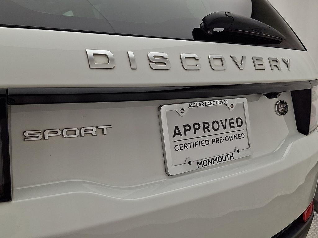 Thumbnail: 2023 Land Rover Discovery Sport - 32