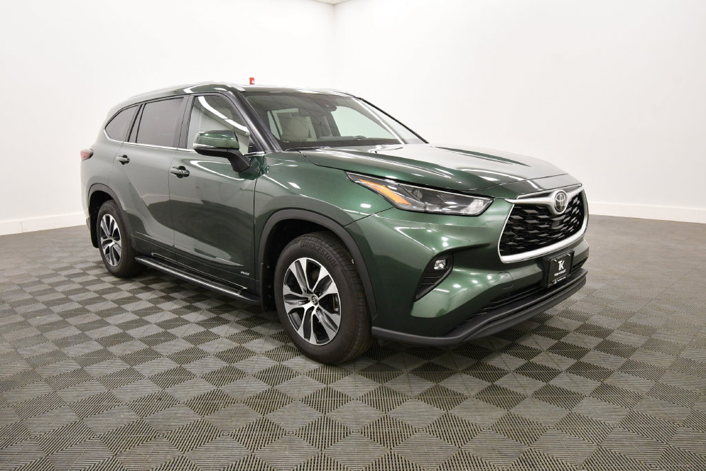 Used 2025 Toyota Highlander Hybrid SUV