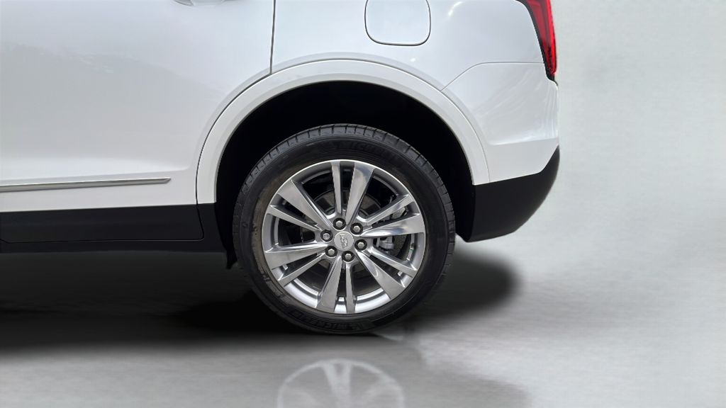 used 2023 Cadillac XT5 car, priced at $31,450