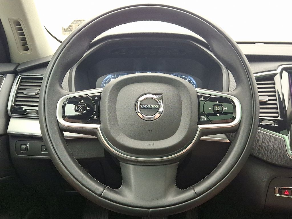 Thumbnail: 2021 Volvo XC90 - 17