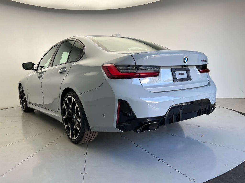 Thumbnail: 2025 BMW 3 Series - 4