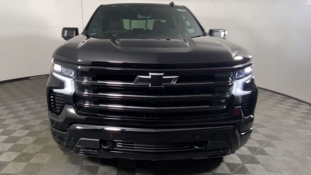 2025 Chevrolet Silverado 1500 High Country 3