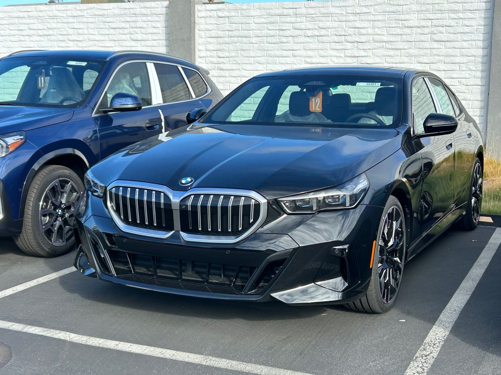Thumbnail: 2026 BMW 5 Series - 2