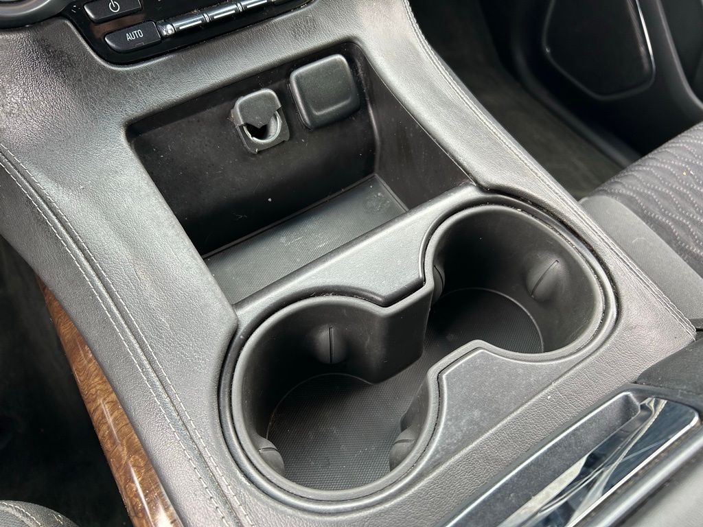 2015 Chevrolet Suburban LS 29