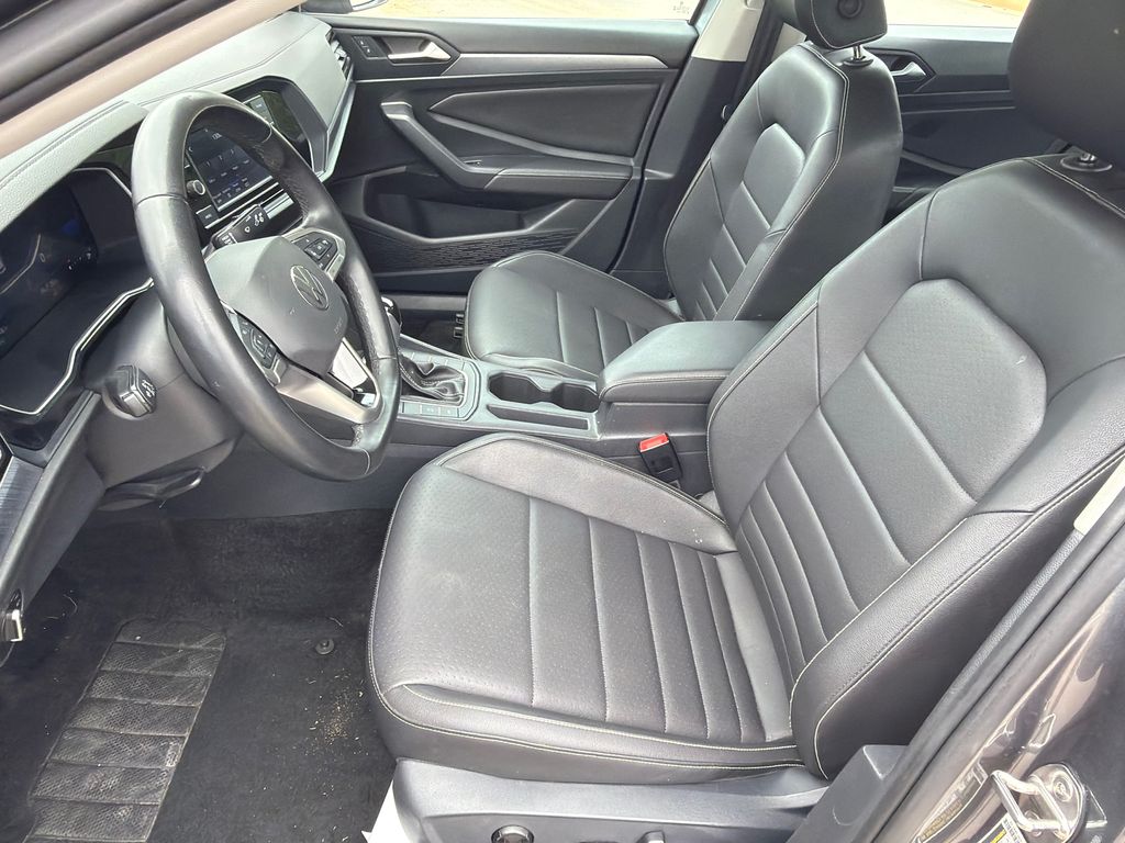Used 2024 Silver Volkswagen 1.5T SE image 9