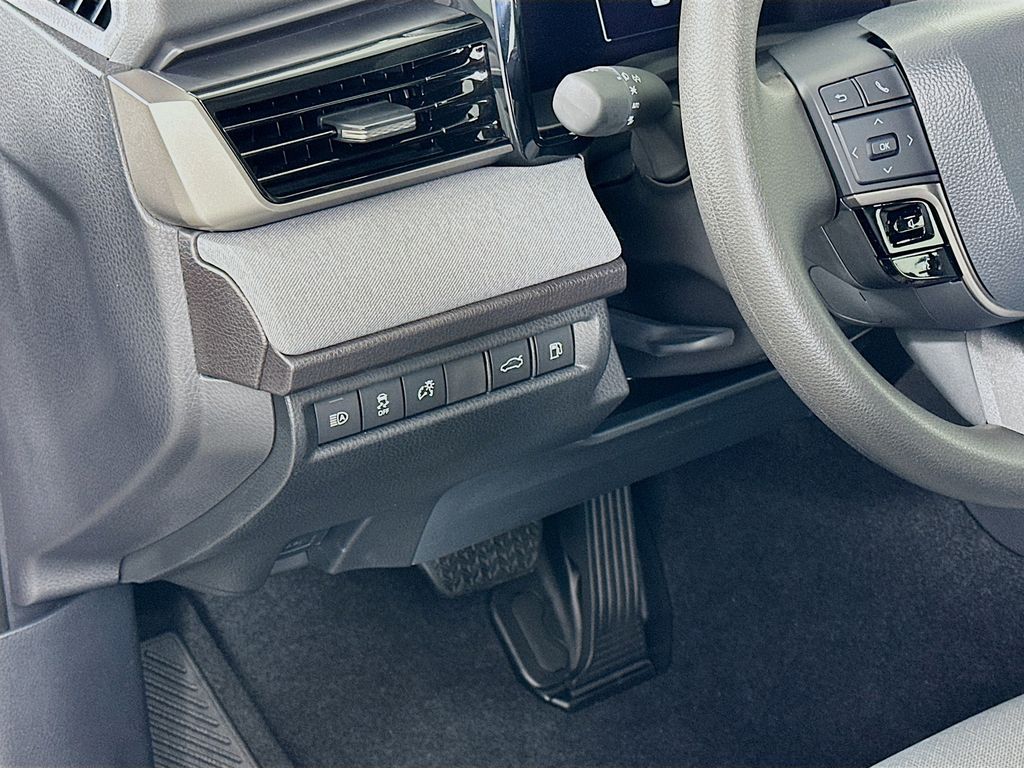 Thumbnail: 2025 Toyota Camry - 10