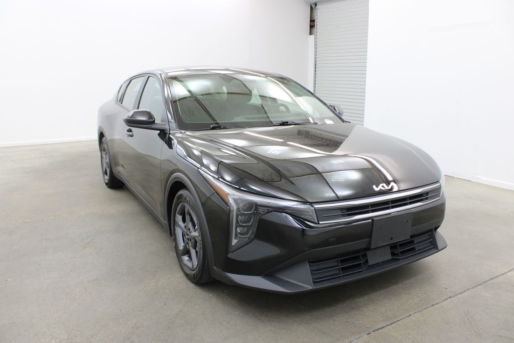 used 2025 Kia K4 car