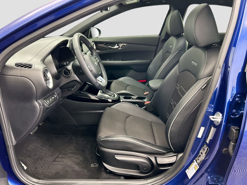 Thumbnail: 2020 Kia Forte - 17